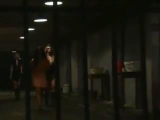 Laura v vězení