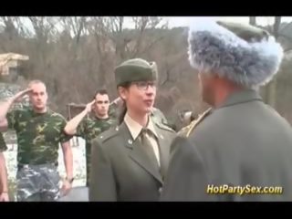 Militar novio consigue soldiers corrida