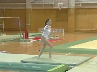Claudia - freier oberkörper gymnastics